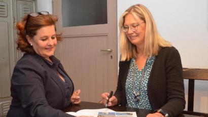 Bild: fz
Petra Baierl und Sonja Bodensteiner (von links) hoffen, dass sich viele Bechtsriether und Trebsau für die Gründungsversammlung interessieren.