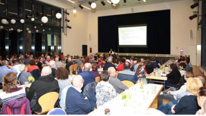 Bild: JOCHEN NEUMANN 
ERBENDORF
Die NES informierte in der Stadthalle zum geplanten Windpark im Hessenreuther Wald.