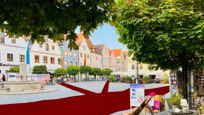 Bild[M]:  exb (artViper)
Roter Teppich am Oberen Markt. Die Haupttrasse verläuft vom Issy-les-Moulineaux-Platz zum Untereren Markt sowie über die Postgasse, Hinter der Schanz, Schul- und Türlgasse zum Oberen Markt..