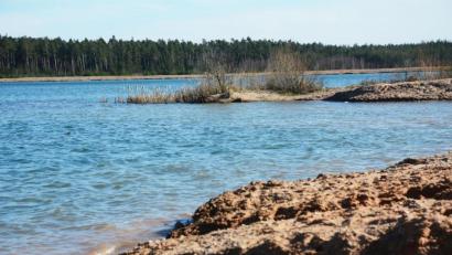 Bild: Gabi Schönberger
Die zukünftige Nutzung des Dießfurter Freizeitsees ist ein heißes Thema. Nun kühlt das Ganze ein bisschen ab.