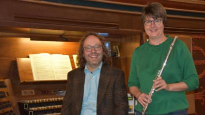 Bild: hcz
Alexandra Reger (Querflöte) und Stefan Schultes (Eisenbarth-Orgel) gestalteten das 13. und damit letzte Kurzkonzert des diesjährigen Sommers.