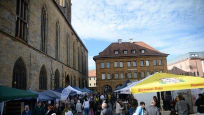 Bild: Andreas Brückmann
Viele Besucher kamen zur Eröffnung des Regionalmarktes zu den Heimat- und Genusswochen.