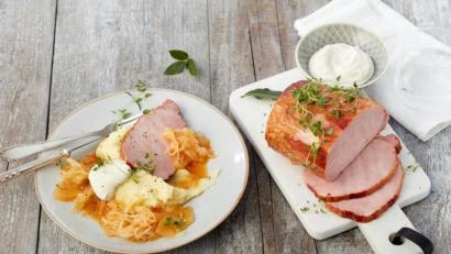 Bild: exb
Wiesn-Schmankerl lassen sich schnell und einfach Zuhause nachkochen - wie Kassler mit Sauerkraut.