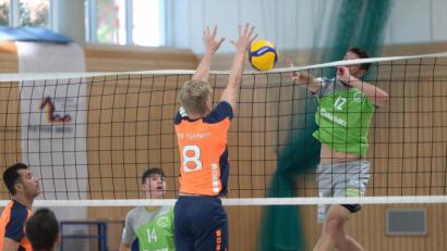 Bild: Andreas Brückmann
Knapp geschlagen geben mussten sich die Volleyballer des VC Amberg in ihrem ersten Spiel in der Regionalliga, das mit 2:3 gegen den SVS Türkheim verloren ging.