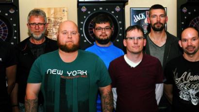 Bild: gf
Die neue Führungsriege der Dartliga Amberg-Sulzbach (von links): Marco Härtl, Thomas Wild, Konstantin Kern, Markus Hergeth, Florian Kahrweg, Michael Stümpfl, Daniel Birkholz und Andreas Schöpf.