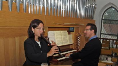 Bild: Dobmeier
Zum geistlichen Benefiz-Konzert für den „Förderverein Simultankirchen“ mit Musik aus dem Barock spielen Verena Schmidt auf der Blockflöte und Markus Lommer an der Mühleisenorgel in Rothenstadt.
