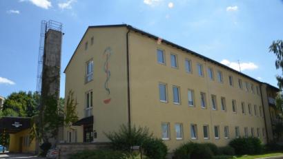 Bild: dob
Eine Umstrukturierung für das Krankenhaus in Vohenstrauß wird nicht abzuwenden sein. Es könnte aber eine nachhaltige ambulante und erweiterte Versorgung mit einer bettenführenden Einheit erhalten bleiben, sollte das ins Gespräch gebrachte Modellprojekt IGZ umgesetzt werden. .