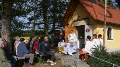 Bild: fz
Der Kirwa-Gottesdienst an der Leonhard-Kapell ist alljährlich idyllisch und gut besucht.