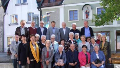 Bild: dip
26 Angehörige des Jahrgangs 1944 feiern in ihrer Heimatstadt ein Wiedersehen, verbunden mit einem Klassentreffen.