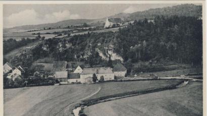 Bild: Archiv Josef Schmaußer
Ein trauriges Schicksal erlebte noch in den 1970er Jahren die ehemalige Martinskirche mit Einsiedlerklause oberhalb von Hohenburg. Das jahrhundertealte Kirchlein wurde sinnlos zerstört.