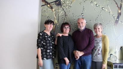 Bild: prh
Sie organisieren die Herbstausstellung des Oberpfalzvereins: (von rechts) Andrea Sonnauer, Ernst Umann, Conny Meyer und Roswitha Jobst. Heuer erhalten junge Künstler die Gelegenheit, ihre Werke der Öffentlichkeit zu präsentieren.