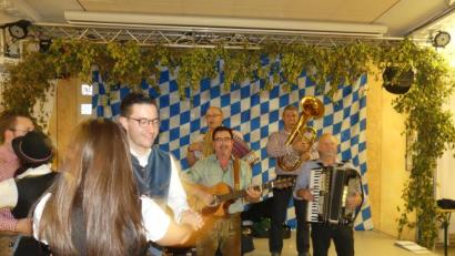 Bild: rn
Musik und Tanz prägen den Kirwa-Ausklang "beim Scherm-Karl".