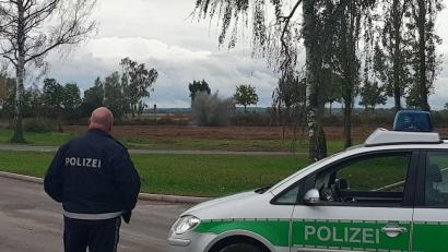 Bild: Alexander Auer
Der Sprengmeister bei der Arbeit: In der Bildmitte ist die Rauchwolke der Detonation zu sehen.