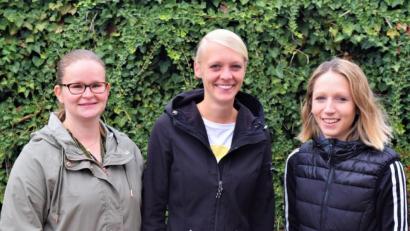 Bild: mor
Gemeinsam mit (von links) Viktoria Brown , Julia Brunner und Andrea Suttner lernen Kinder beim "Zwergerlturnen" ihre sportlichen Fähigkeitenbesser kennen.