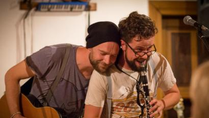 Bild: Siegfried Werginz
Klingt gut: Das Mundart-Musikkabarettduo „Original Bauernsfünfer“ sind die Künstler des Monats September der Metropolregion.