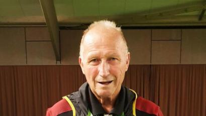 Bild: lst
Der Neunkirchener Tennis-Senior Gerhard Specht freut sich über seine Bronzemedaille bei der Senioren-WM im kroatischen Umag. Bild: lst