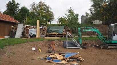 Bild: bl
Wie in vielen anderen Dörfern stand an dieser Stelle in Damelsdorf ein Waaghäuserl. Der Abriss, den erst vor wenigen Tagen der Marktrat gebilligt hat, ist auch ein Symbol für die Veränderungen in der Landwirtschaft.