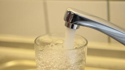 Bild: Petra Hartl
Im Bereich der Wasserversorgung Weiding muss das Wasser abgekocht werden.