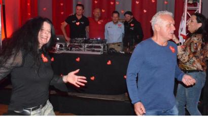 Bild: Kunz
Eine Riesenfete startete am Freitagabend im Jugendraum der SpVgg SV Weiden. Michael Kurz hatte zur Ischgl-Party geladen.