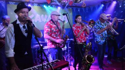 Bild: Kunz
Sie füllten den Schuppen mit Gebläse: "Skavaria" aus Regensburg.