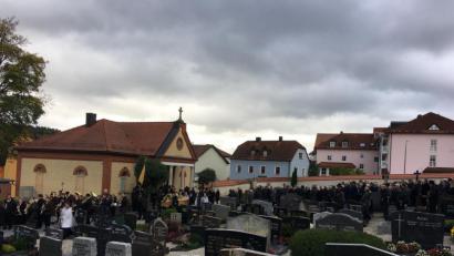 Bild: krb
Die Trauerfeier für Bürgermedaillenträger Ludwig Bayer war eine der größten in den vergangenen Jahren in Neustadt.