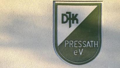 Bild: exb/Roman Kastl
Vorsitzender Siegfried Rauch (links), zweiter Vorsitzender Roman Kastl (Zweiter von links), Abteilungsleiterin Turnen Martina Kastl (Zweite von rechts und FSJ-Beauftragte Pia Stevens danken Barbara Englhart für ihr Engagement.