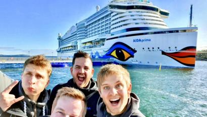 Bild: exb
Die "Rotzlöffl" feierten mit den Gästen auf dem Kreuzfahrtschiff "Aida" Oktoberfest.