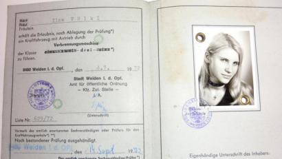 Bild: exb
Die Zeit der alten Führerscheine ist gezählt. Leser schicken uns ihre "Lappen" zu. Ilse Wittmann will mit ihrem „Lappen“ von 1972 alt werden.