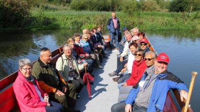 Bild: sön
Beim Drahthammer Schlößl begann die Plättenfahrt der Ensdorfer Wanderfreunde.