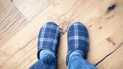 Bild:  Patrick Daxenbichler – stock.adobe.com
Ursprünglich wurden die Pantoffeln wohl im Orient erfunden, im 15. Jahrhundert gelangten sie über Byzanz nach Italien und wurden dann auch im restlichen Europa bekannt.