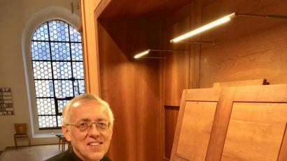 Bild: dok
Hanns-Friedrich Kaiser kennt alle Klangmöglichkeiten seiner Weimbs-Orgel. Er faszinierte bei Haas, Reimann und Reger mit überlegenem, lebendigem und spannungsreichem Spiel.