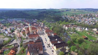 Luftbild: Michael Ascherl
Welche Bereiche umfasst künftig das Sanierungsgebiet für Maßnahmen der Städtebauförderung? Das muss ein Fachbüro klären. Der Stadtrat beschloss, dafür in die Ausschreibung zu gehen.