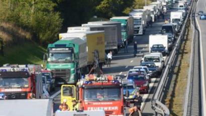Bild: Gabi Schönberger
Die A 93 ist in Richtung Regensburg auf Höhe Windischeschenbach wegen eines Unfalls gesperrt.