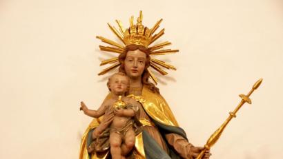 Bild:  Susanne Götte
Die Mariendarstellungen in der Kirche zur Hl. Dreifaltigkeit in Freihung sind Thema des Kirchenführerworkshops