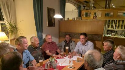 Bild: exb
Am Bürgerstammtisch von FDP/UB wird das Thema Umgehung hitzig diskutiert.