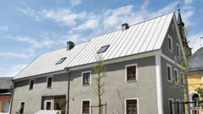 Bild: exb
Ein Musterbeispiel für eine gelungene Sanierung ist das "Binner"-Haus in Neuhaus. Aufnahmen davon finden sich auch in der neuen Gestaltungsfibel.