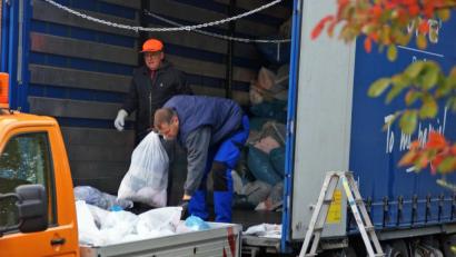 Bild: agr
Das Abladen der gesammelten Textil- und Schuhware erfolgte auf dem Gelände des Kreisbauhofs.