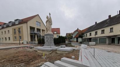 Bild: gz
Das Denkmal am Tillyplatz steht wieder.