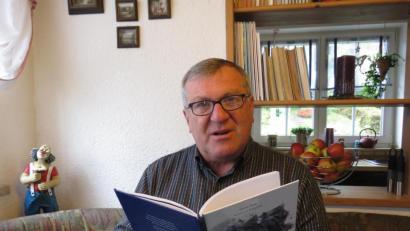 Bild: ubb
Autor Werner Robl kann stolz auf sich sein. Sein Weihnachtsbilderbuch ist ein wahres Schmuckstück geworden. Man liest und blättert gerne in den gut 70 Seiten der außergewöhnlichen Weihnachtsgeschichte.