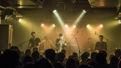 Bild: Julian Hartwig
Bis zu ihrer Auflösung waren sie das popkulturelle Aushängeschild der Region. Wiliams Orbits Erben soll es künftig einfacher haben.