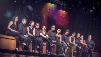 Bild: Andreas Prechtl/exb
Im Bild von links nach rechts: Die SunnySongdays sind: Uli Strobl, Jürgen und Michaela Krieg, Alex und Christine Eikam, Thomas Peter, Eva Schlenker, Andy und Simone Prechtl, Matthias Knab, Brischitte Bodensteiner, Norbert Peter.