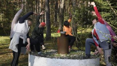 Bild: Petra Hartl
Ein bisschen Bewegung an der frischen Luft, bei fast jedem Wetter und in einer netten Gruppe: Das bietet der Bewegungstreff mit Irene Hirsch (rechts) jetzt wieder jeden Montagnachmittag.