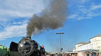 Bild: Dobmeier
Großer Bahnhof für die alte Dame Dampflok.
