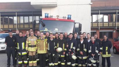 Bild: egl
Die 18 neuen Atemschutzgeräteträger des Landkreises Amberg-Sulzbach.