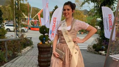 Bild: privat/Laura Nagler
Lena Nagler beim Finale der Bayerischen Weißwurstkönigin.