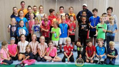 Bild: gri
35 Kinder beteiligen sich am Herbstturnier der Tennisgemeinschaft Jugend-Vilstal.