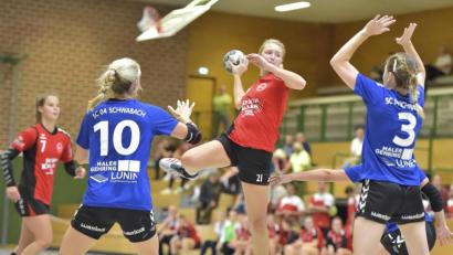 Bild: Ziegler
Schöner Sprungwurf am Schwabacher Kreis durch Rückraumspielerin Christina Plößl vom HC Sulzbach