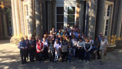 Bild: exb
Vor der Orangerie in der Eremitage.
