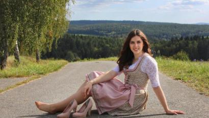 Bild: privat/Laura Nagler
Sie will die nächste Bayerische Weißwurstkönigin werden: Lena Nagler (18) aus Woppenhof in Wernberg-Köblitz.