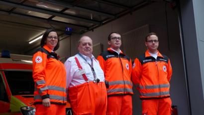 Bild: anv
Ein Teil des Nabburger Rettungs-Teams: (von links) Rettungsassistentin Sandra Kropf, freiberuflicher Notarzt Dr. Titus Chocholka, Auszubildender Artur Fritz und Wachleiter Roland Lebrecht.